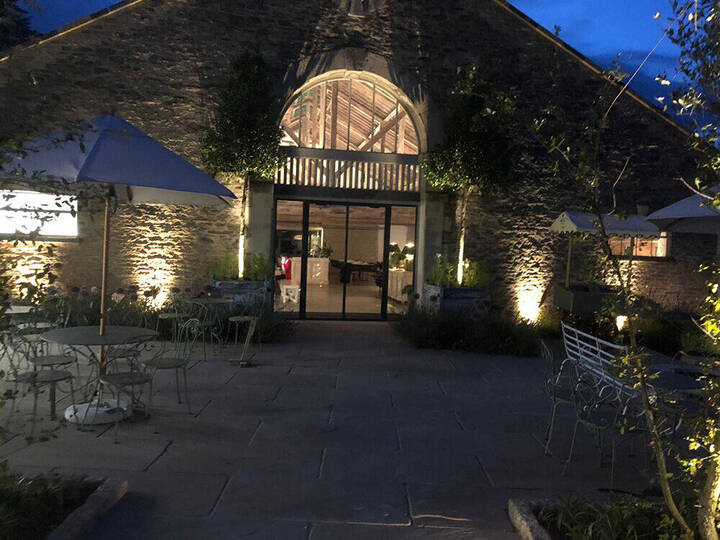 Cotswolds estate hotel garden lighting