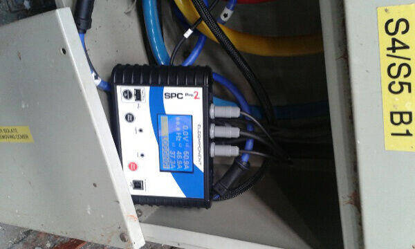 Logger installed on a 3-phase supply